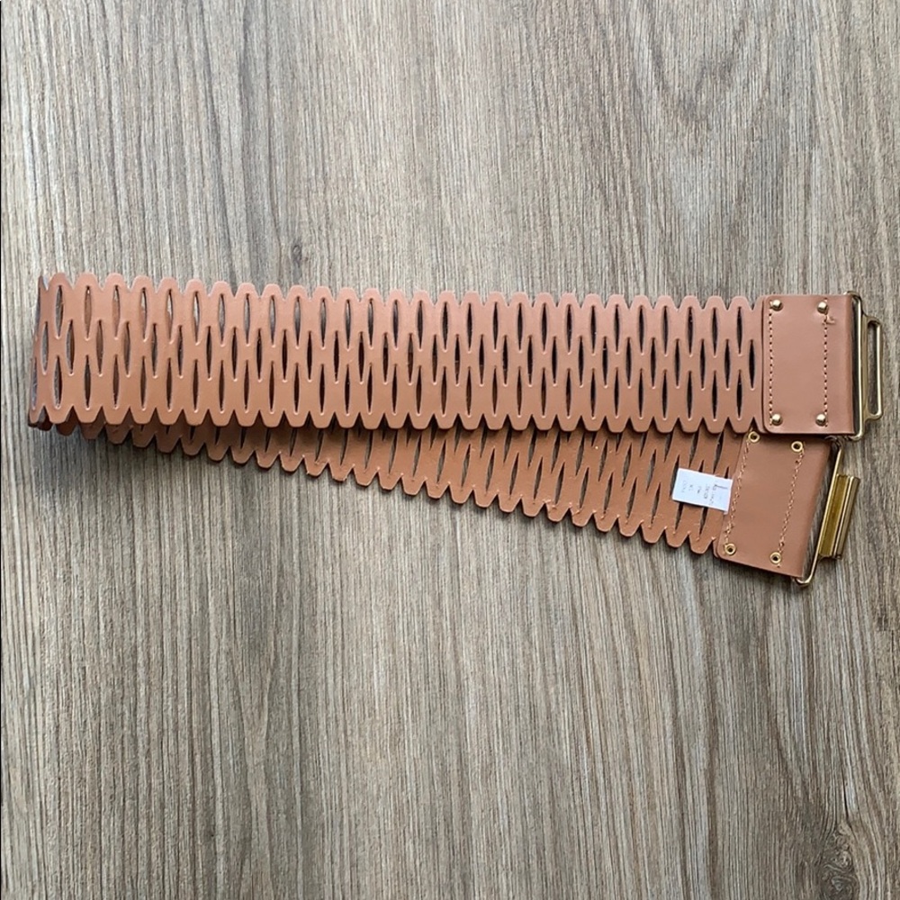 Vince Camuto leather camel belt